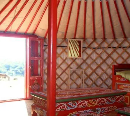 Yourte Mongole Alojamento de Turismo Rural Saint-Mamet-la-Salvetat